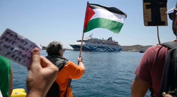 یونان میں سیکڑوں صیہونی سیاح اسرائیل مخالف مظاہروں میں پھنسے ہوئے ہیں۔