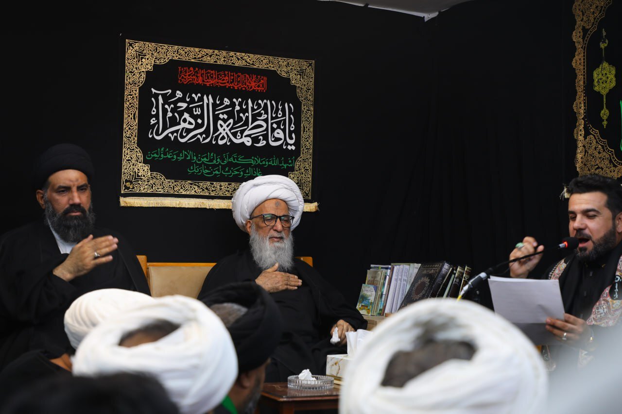 آية الله النجفي يقيم مجلس عزاء بمناسبة استشهاد الصديقة الطاهرة عليها السلام