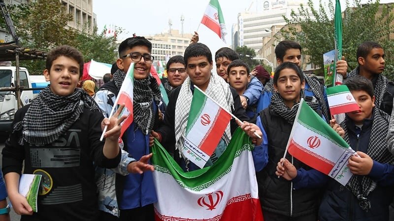 Maandamano ya Siku ya Kupambana na Ubeberu yanaendelea hivi sasa kwenye miji 900 ya Iran