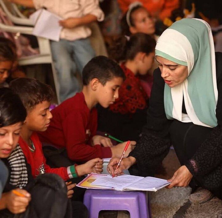 أطفال غزة يعودون تدريجيًا إلى مقاعد الدراسة بعد وقف إطلاق النار