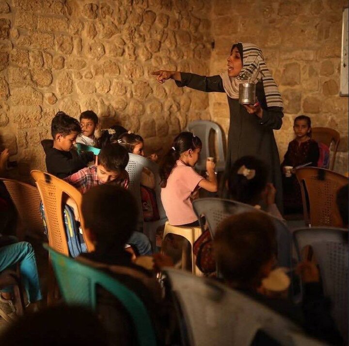 أطفال غزة يعودون تدريجيًا إلى مقاعد الدراسة بعد وقف إطلاق النار