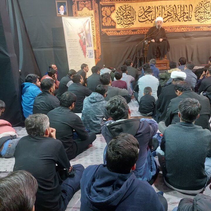 مؤسسه الصادق میزبان اردو زبانان عزادار حضرت زهرا(س) در شهر قم