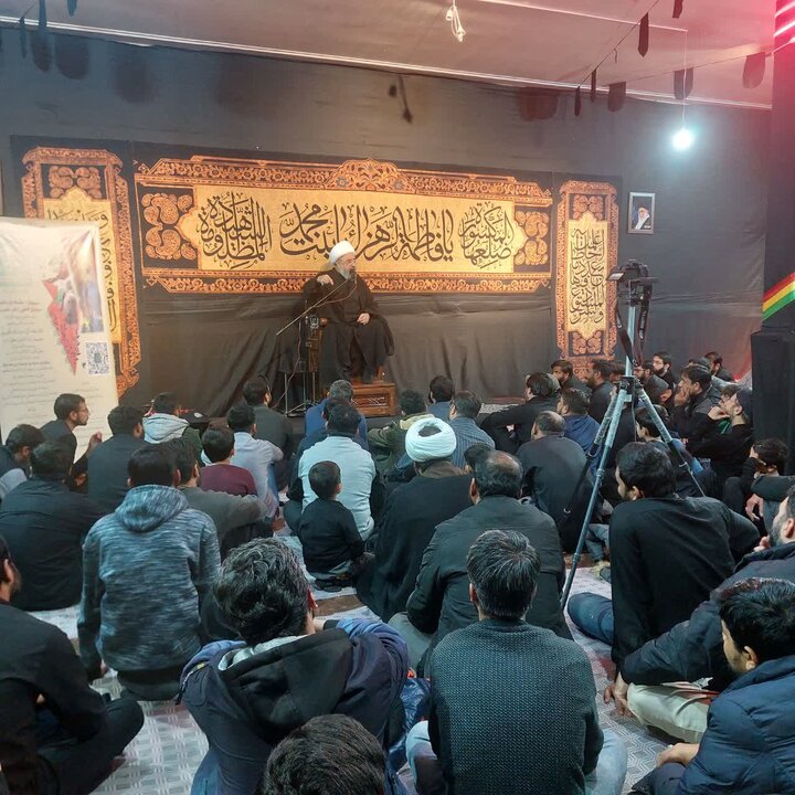 مؤسسه الصادق میزبان اردو زبانان عزادار حضرت زهرا(س) در شهر قم