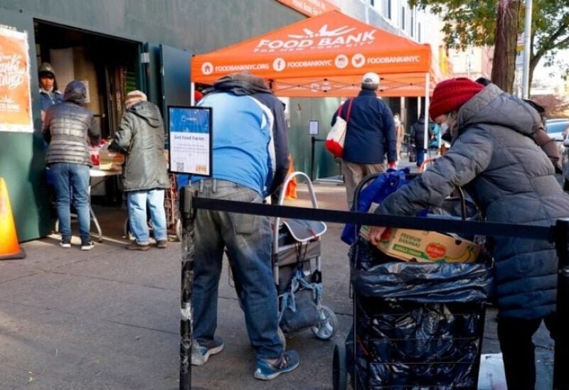 با توقف کمک‌های غذایی، خانواده‌های آمریکایی به بانک‌های غذا پناه می‌برند