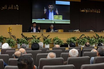 باحث إيراني يقدم بحثًا بعنوان "السيرة النبويّة بين النقل والثوابت القرآنية"