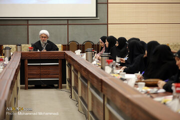 ရုရှားကျောင်းသူများသည် မဂျ်မအ်အေ ဂျဟာနီ အဲဟ်လေ့ဘိုက် (သ) (အ.စ) ၏ အထွေထွေ အတွင်းရေးမှူးချုပ် နှင့် တွေ့ဆုံ  ။ ။ Photos