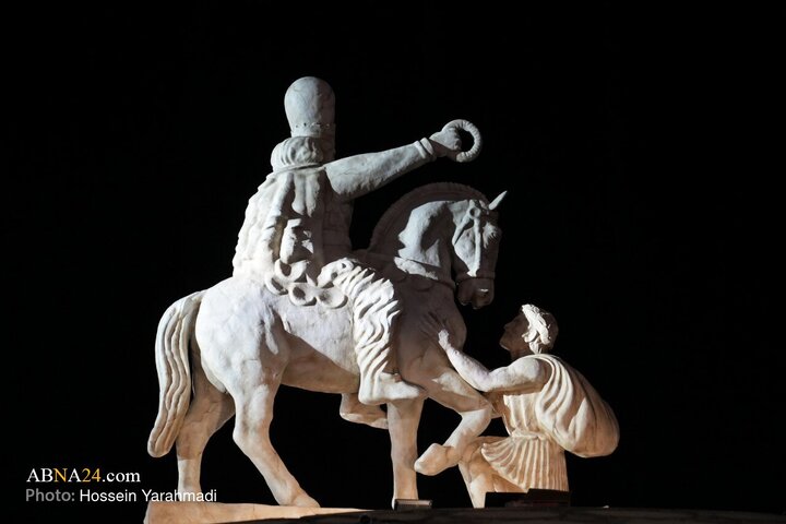 Photos: Unveiling of statue of "Those who kneel before Iran"