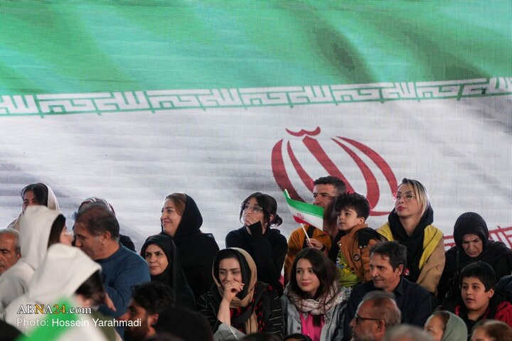Photos: Unveiling of statue of "Those who kneel before Iran"