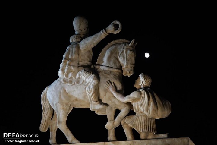 Talumpati ni AyatollahKhameini: Muling luluhod ang Kanluran sa harap ng Iran at ang Iran ay kailanman hindi Yumuyuko! + Video