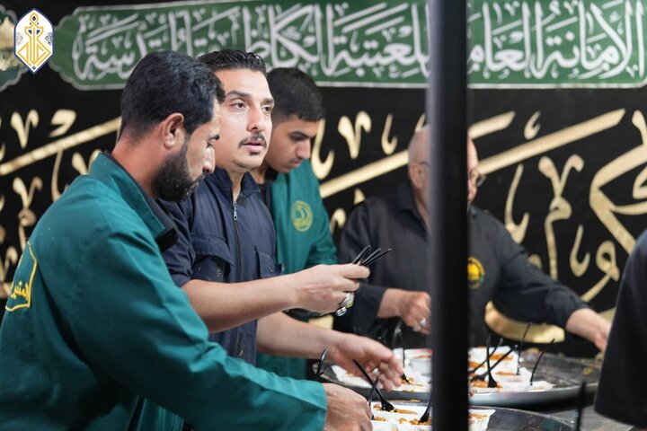 تقرير مصور/ موكب الإمامين الجوادين (ع) يقدمون الخدمات للزوار بمناسبة استشهاد السيدة "فاطمة الزهراء" في بغداد