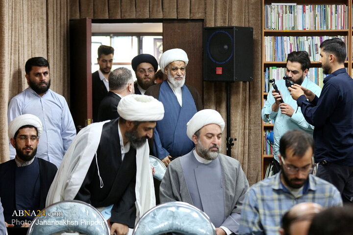 آئین رونمایی از کتاب «فقه خبر» به قلم حجت‌الاسلام محققی، با حضور آیت‌الله عباس کعبی و جمعی از علمای حوزه و استادان دانشگاه و فعالان رسانه و خبر در مرکز رسانه و فضای مجازی حوزهای علمیه برگزار شد.