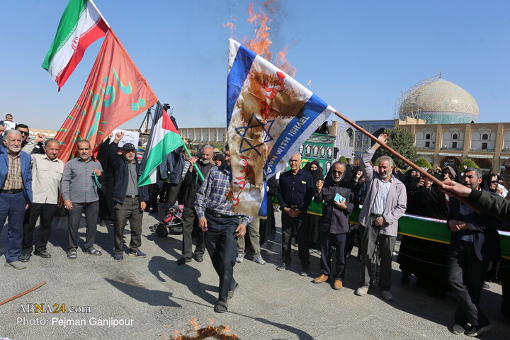 اهپیمایی یوم‌الله ۱۳ آبان «روز ملی مبارزه با استکبار جهانی» با شعار «متحد و استوار، مقابل استکبار»، همزمان با ایام شهادت حضرت فاطمه زهرا سلام‌الله علیها در میدان اما خمینی(ره) اصفهان برگزار شد.