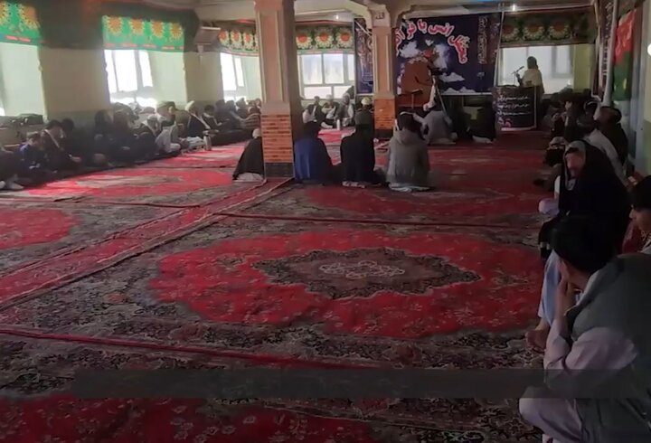 ویدیو | محفل انس با قرآن در ایام فاطمیه با حضور علمای شیعه و سنی در غزنی افغانستان