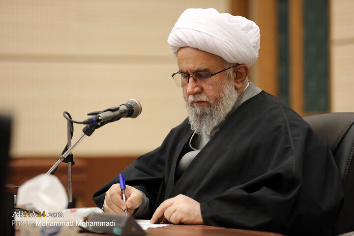 دبیرکل مجمع جهانی اهل‌بیت(ع): زن مسلمان امروز باید مسلح به دو سلاح «علم و ایمان» باشد/  تحصیل زن از دیدگاه اسلام واجب است