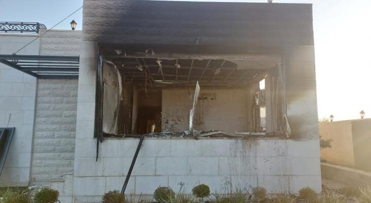Zionist settlers set fire to Palestinian house in Khirbet Abu Falah near Ramallah