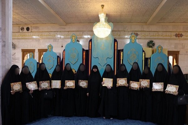 العتبة الحسينية تُكرم متطوّعات مشروع سفينة النجاة القرآني تثمينًا لجهودهن بإقامة النشاطات القرآنية