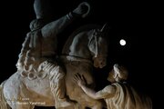 Informe fotográfico | Presentación de la escultura «Los arrodillados ante Irán» en la Plaza de la Revolución