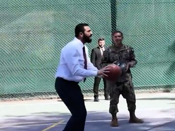 ABŞ-da səfərdə olan Culani Mərkəzi Komandanlıq sahəsində ABŞ zabitləri ilə basketbol oynadı \ Video