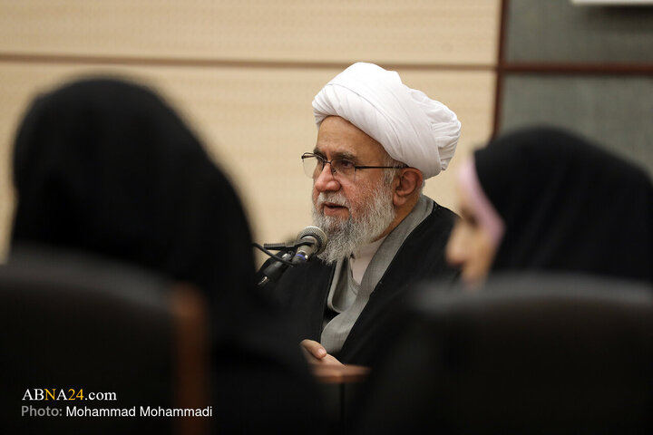 Photos: Russian women seminary students meet with Secretary General of AhlulBayt World Assembly