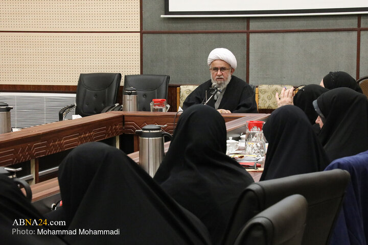 Photos: Russian women seminary students meet with Secretary General of AhlulBayt World Assembly