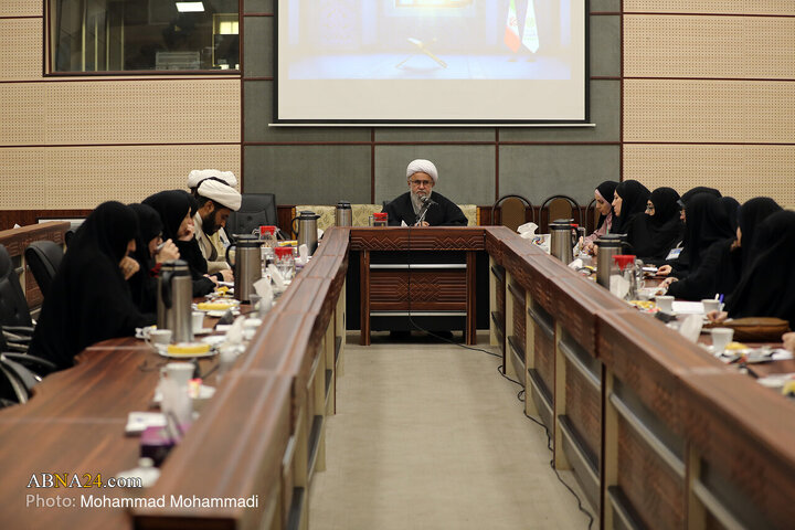 Photos: Russian women seminary students meet with Secretary General of AhlulBayt World Assembly