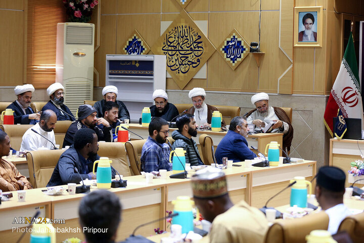 Photos: Specialized Commission of conference on "Us, West in Thought of Ayatollah Khamenei" held in Qom