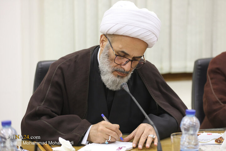 Photos: Members of “Amana al-Rasool” Congress meet with Ayatollah Ramazani