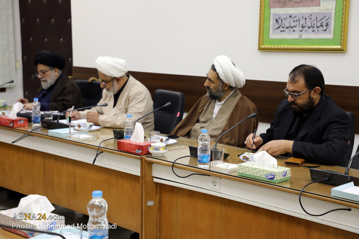 Photos: Members of “Amana al-Rasool” Congress meet with Ayatollah Ramazani