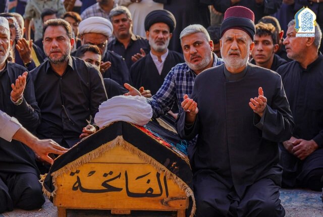 تشييع وكيل المرجعية الدينية الشيخ عبد الحسين الكرعاوي "طيب الله ثراه" في العتبة الكاظمية