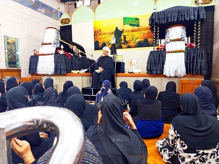 تصویر خبر | میانمار: حسینیہ حضرت عباس(ع) میں حضرت فاطمہ زہرا(س) کی یاد میں مجلسِ عزا