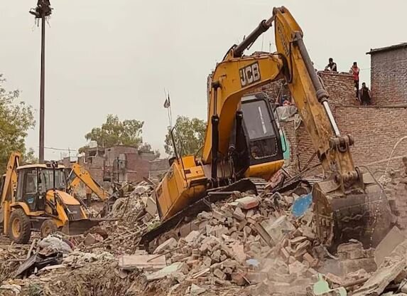 सहारनपुर, 300 घरों पर चलेगा बुलडोज़र 