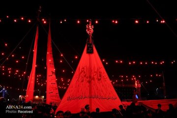 পাকিস্তানের করাচিতে হযরত ফাতেমা (সা.আ.)-এর শাহাদাত দিবসের শোক অনুষ্ঠানে বিপুল সংখ্যক মানুষের উপস্থিত+ছবি।