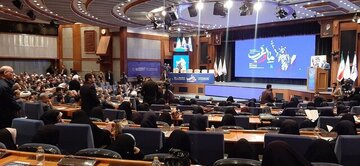 آغاز همایش »ما و غرب در آراء و اندیشه‌های حضرت آیت الله العظمی خامنه‌ای« در تهران