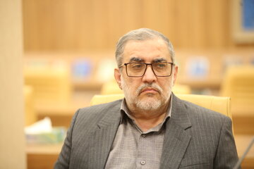 عدالت یا دوستی؟ تأملی بر نظریه‌ای نو در حقوق اجتماعی