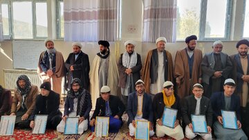 تقدیر دفتر آیت‌الله محمد یعقوبی از طلاب ممتاز استان بامیان افغانستان + تصاویر