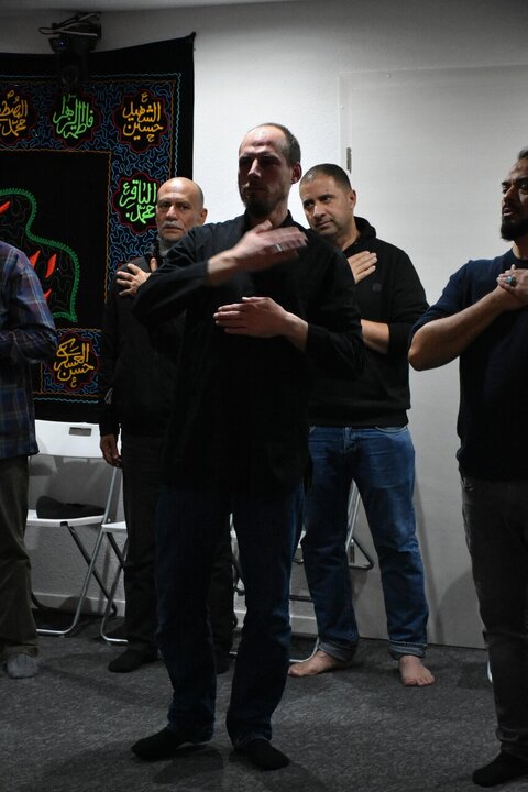 تقرير مصور/ مجلس عزاء استشهاد السيدة فاطمة الزهراء (عليها السلام) في مركز أهل البيت (ع) في سويسرا