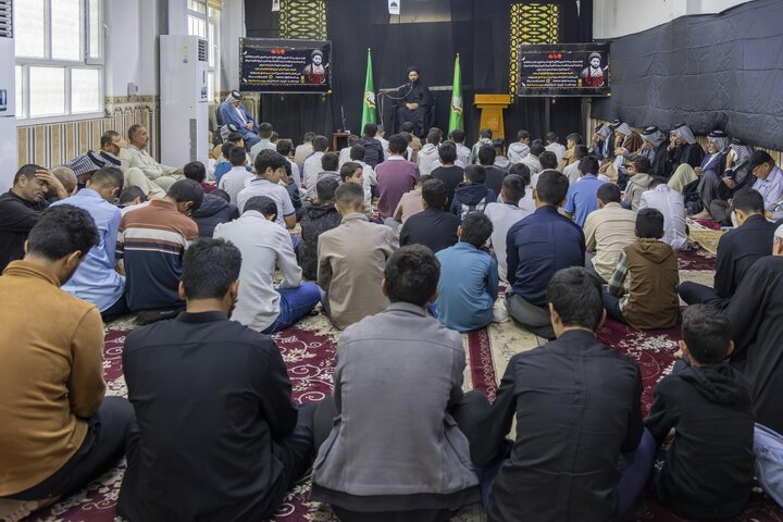 تقرير مصور/ إقامة ندوة ثقافية بذكرى شهادة السيد الزهراء (عليها السلام) في قضاء الهندية بالعراق