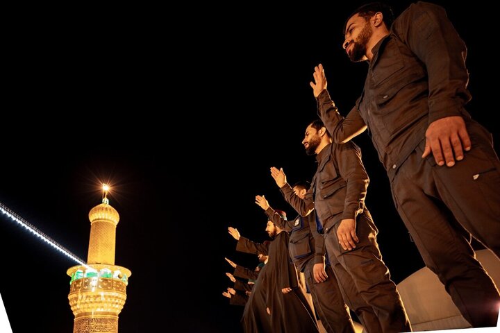 Informe fotográfico | Desempolvado de la cúpula del santuario del Imam Huséin (P) por los siervos del santuario husseiní