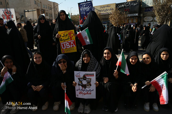 အီရန် နိုင်ငံသားများ မှ အာဘန်လ ၁၃ ရက်နေ့  အမျိုးသားချီတက်ပွဲ ပြုလုပ် ၊ ကွမ်း ။ ။ Photos