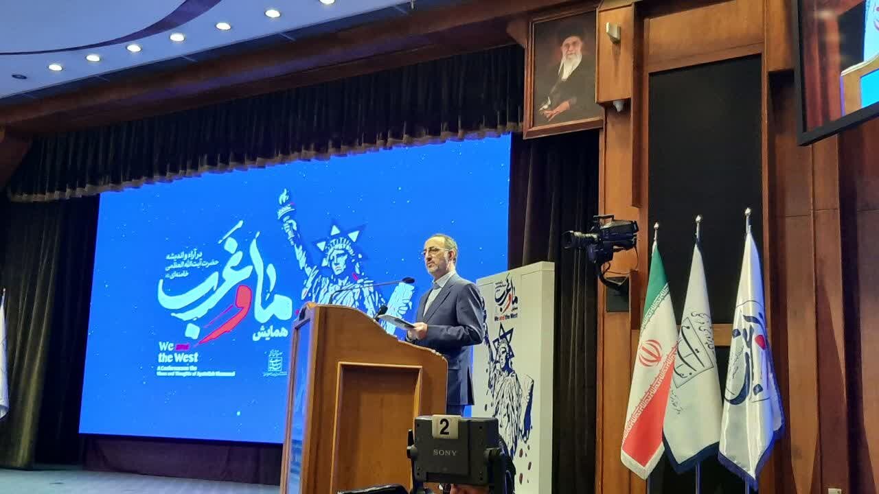 اسحاقی: جمهوری اسلامی با عقلانیت قرآنی نه تسلیم غرب می‌شود و نه سلطه آن را می‌پذیرد