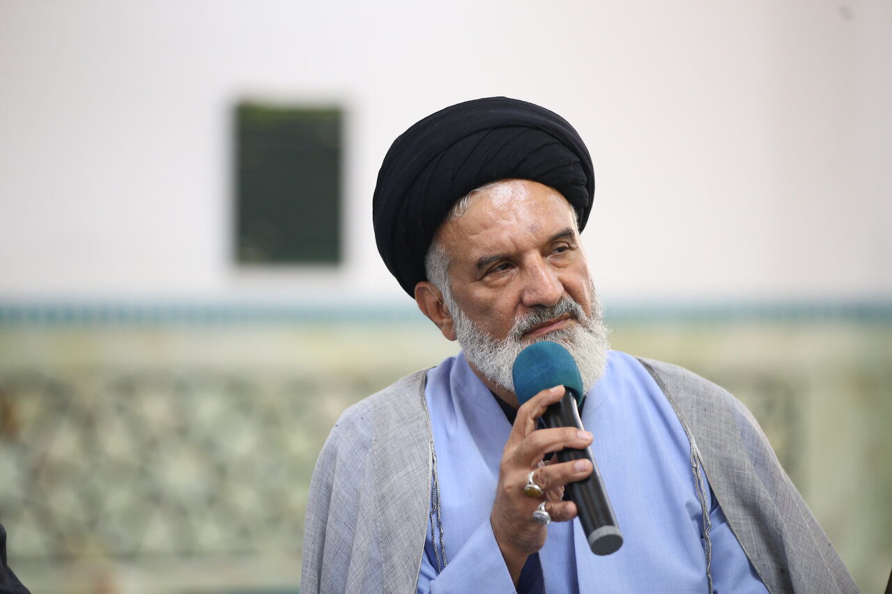 جلوگیری از ۴۵ مورد سقط جنین؛ دستاورد انسانی دفتر آیت‌الله مکارم شیرازی در شیراز