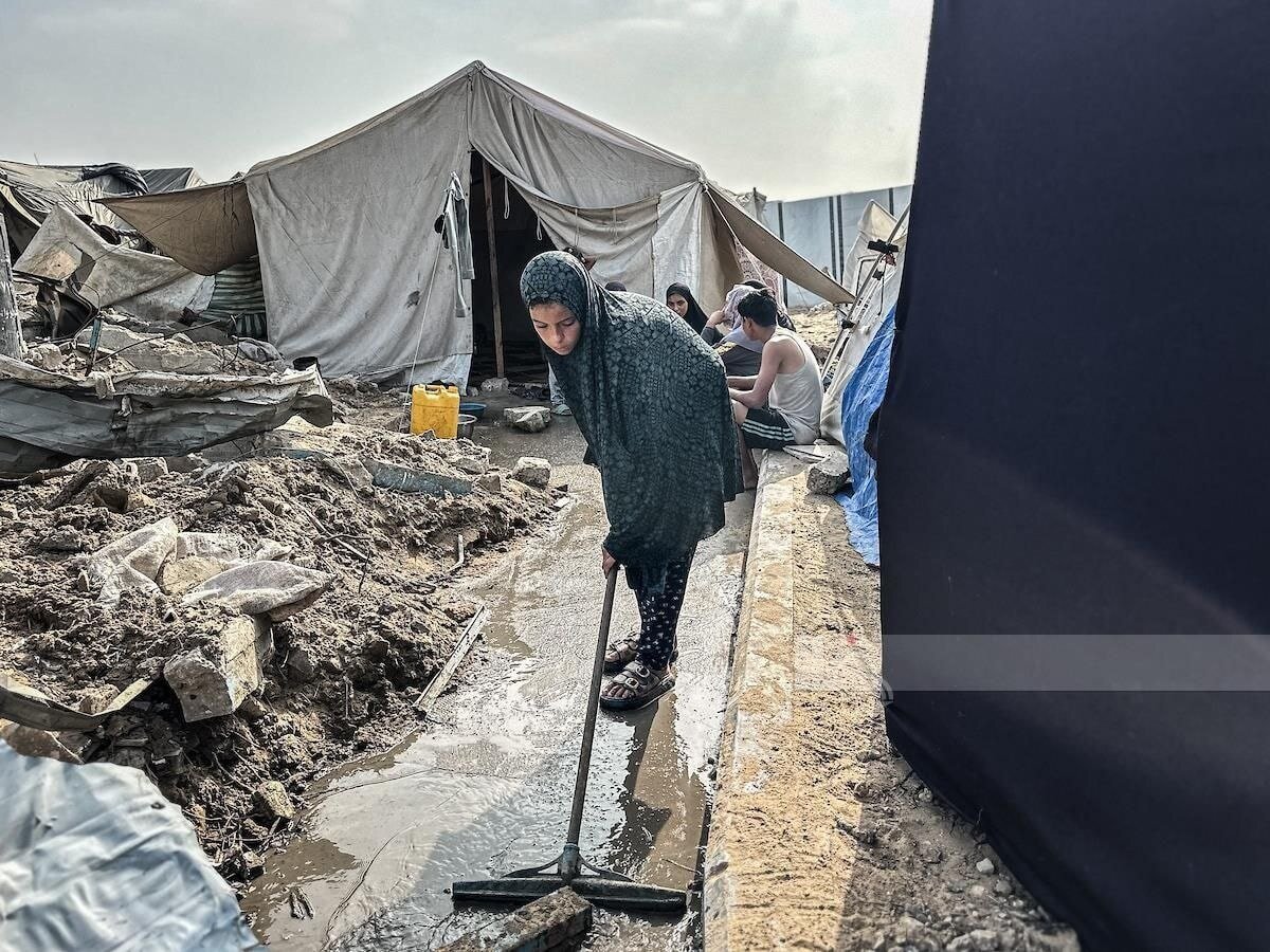 La vida de los ciudadanos de Gaza en tiendas temporales sobre las ruinas de sus hogares destruidos