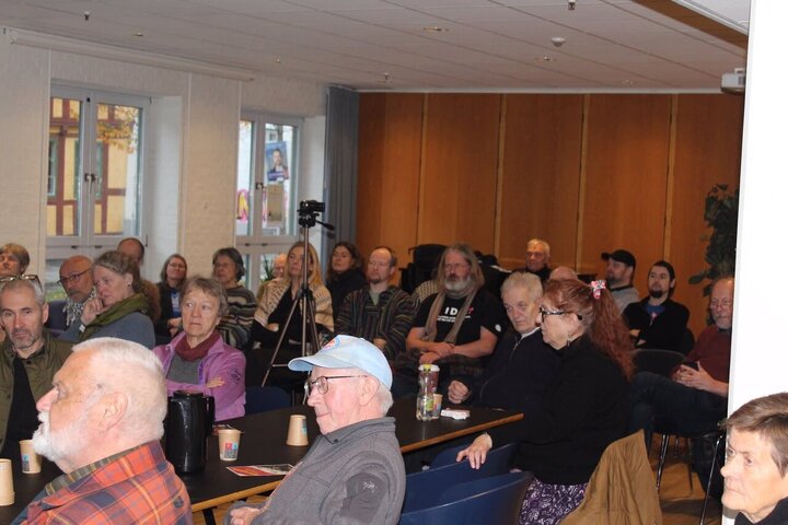 新闻图片 | 丹麦；支持巴勒斯坦集会谴责加沙种族灭绝