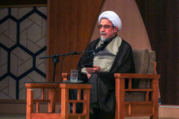 انقلاب اسلامی ایران؛ تلنگری جدی بر روح جامعه بود/ ضرورت توجه به علوم انسانی بر مبنای اسلام