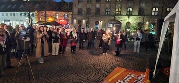 新闻图片 | 丹麦；支持巴勒斯坦集会谴责加沙种族灭绝