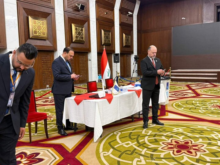 تقرير مصور/ مراكز الاقتراع للانتخابات البرلمانية العراقية قبل دقائق من بدء التصويت العام