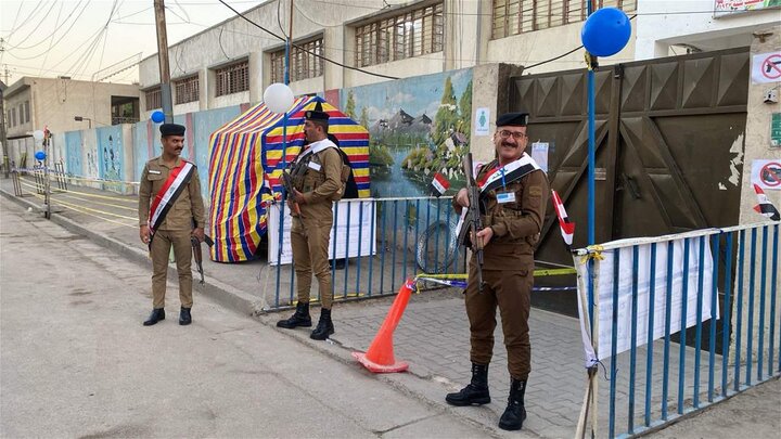 تقرير مصور/ مراكز الاقتراع للانتخابات البرلمانية العراقية قبل دقائق من بدء التصويت العام