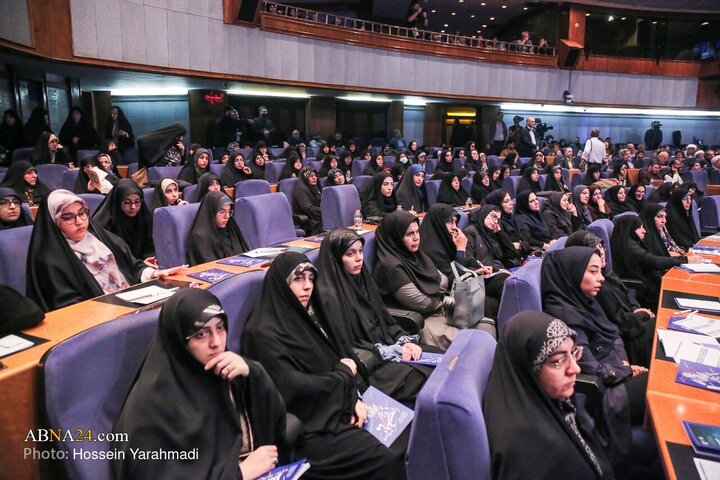 تقرير مصور/ الختام الرسمي لـ «مؤتمر نحن والغرب في آراء وأفكار سماحة آية الله العظمى الخامنئي» – 2