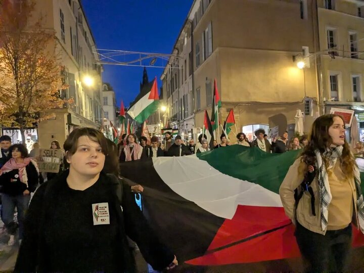 Informe fotográfico | Marcha de protesta en Aix-en-Provence, Francia, en apoyo a la lucha del pueblo palestino contra el genocidio