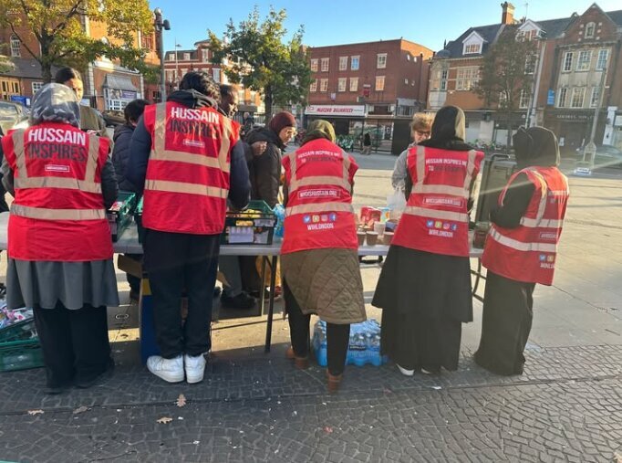 শীতের তীব্রতা বৃদ্ধির সাথে সাথে লন্ডনে "ইমাম হুসেইন কে?" সংগঠনের দাতব্য কার্যক্রম বৃদ্ধি পেয়েছে।